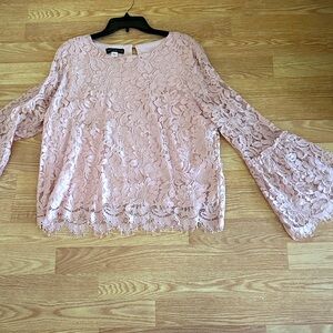 Simply Styled Blush Lace Bell Sleeve Blouse with crop pants!❤️